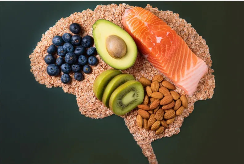 Colorful meal prep with brain-boosting foods like berries, nuts, and leafy greens for a healthy diet.