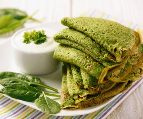 Recipe of wrap with spinach and mung bean