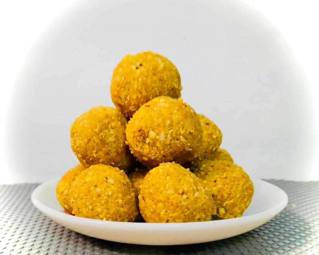 Recipe of Peanuts-Makhana Laddu